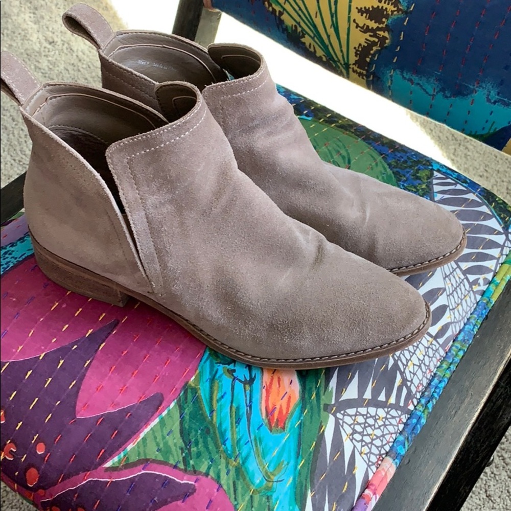 Dolce Vita suede bootie